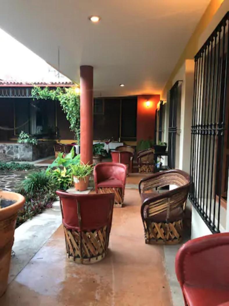 Hotel Art Gallery Casona De Los Milagros Colima Exterior foto